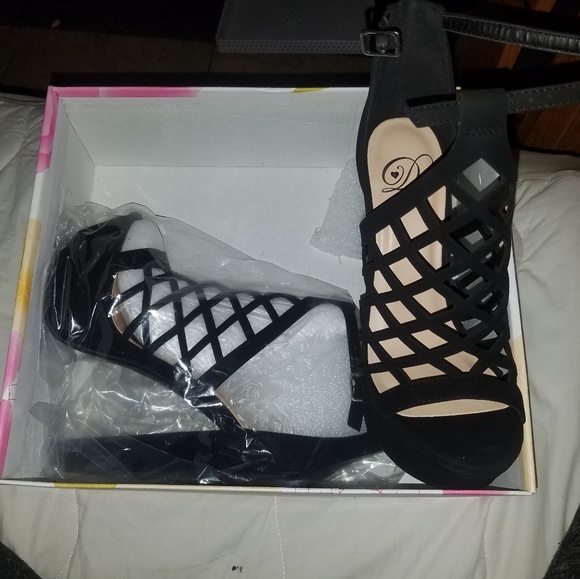 delicious Shoes - Heels